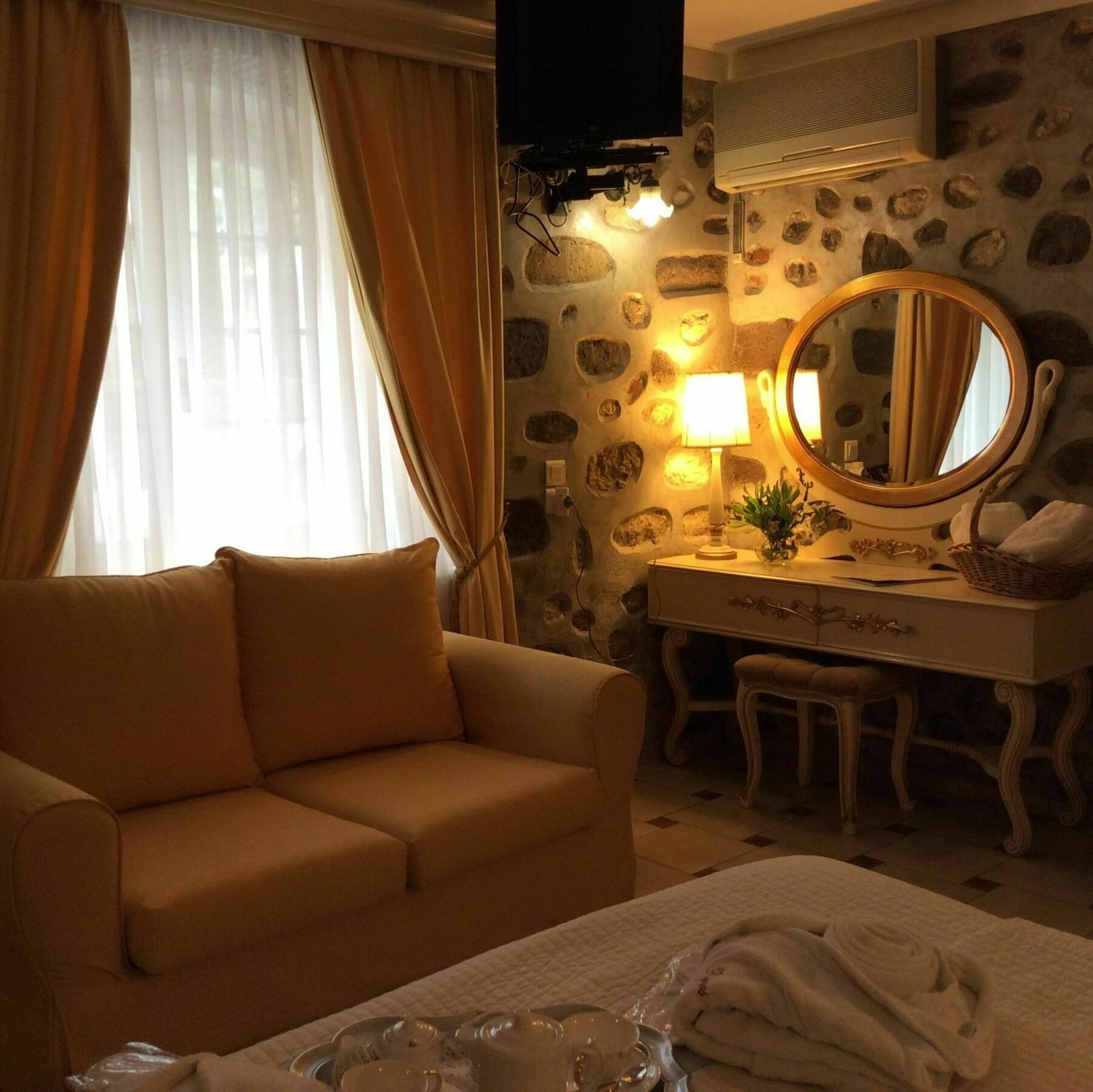 Hotel Pyrgos Of Mytilíni Zewnętrze zdjęcie