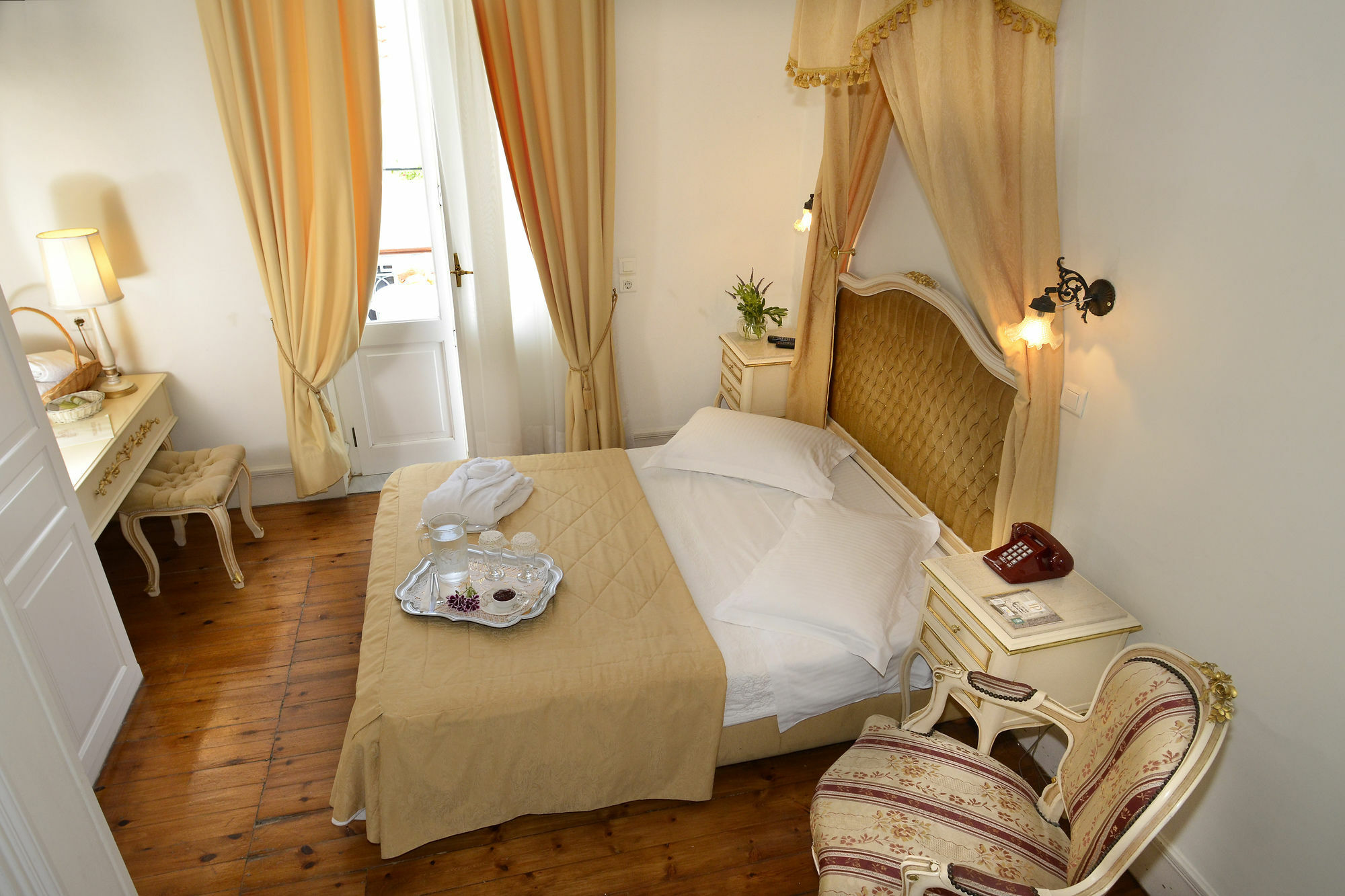 Hotel Pyrgos Of Mytilíni Zewnętrze zdjęcie